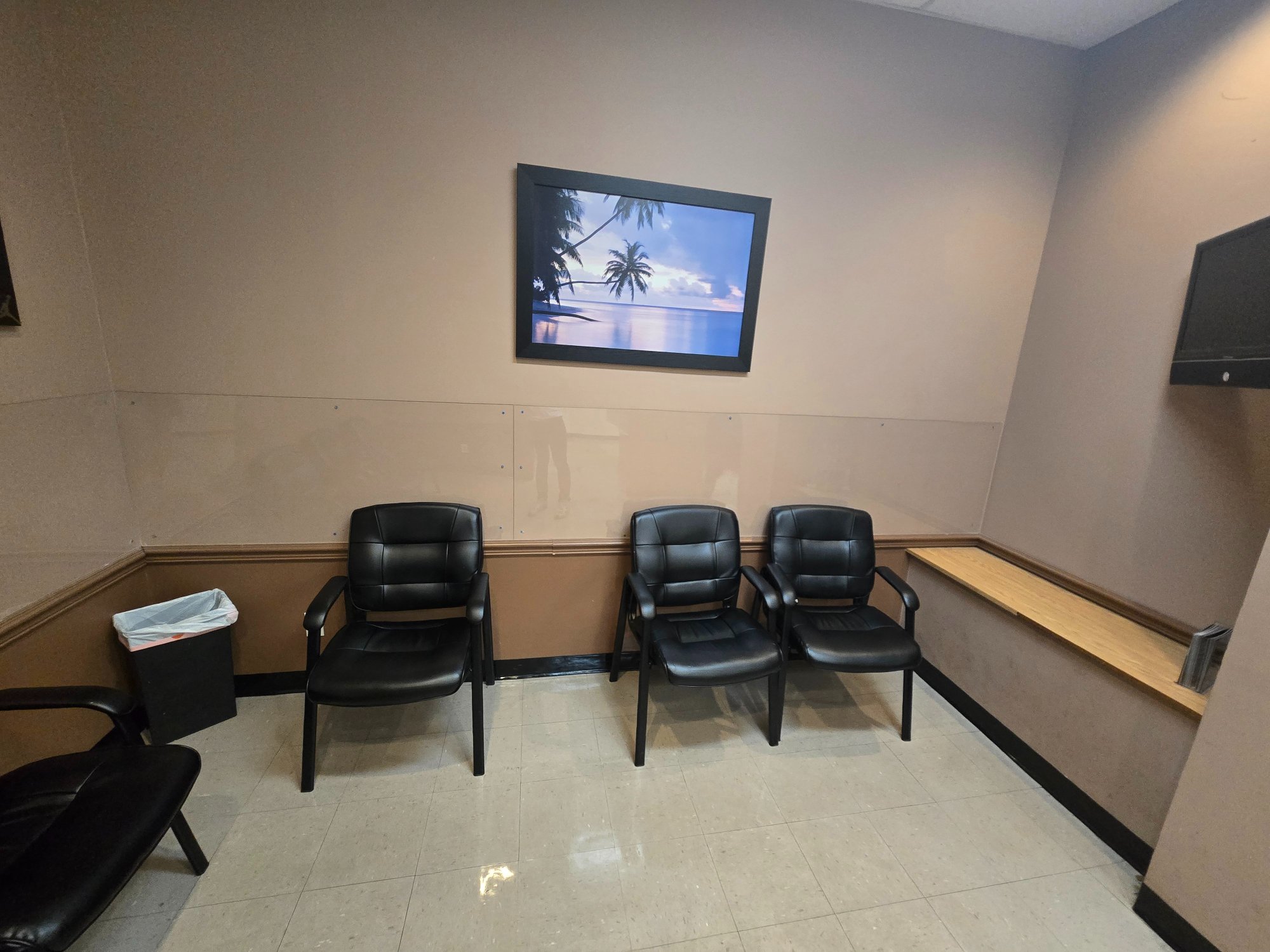 Avant — Clinique dentaire — Salle d'attente — Montréal