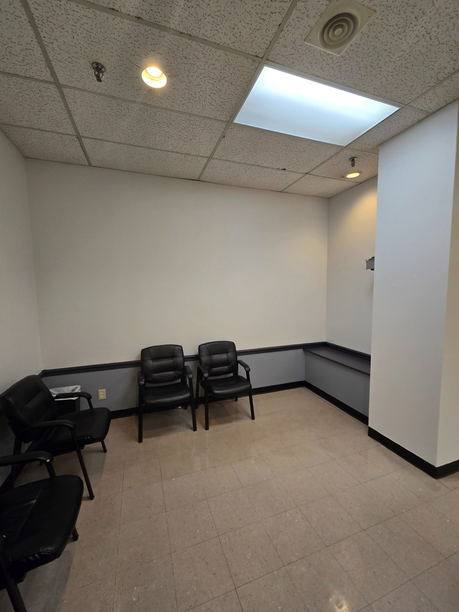 Après — Clinique dentaire — Salle d'attente — Montréal